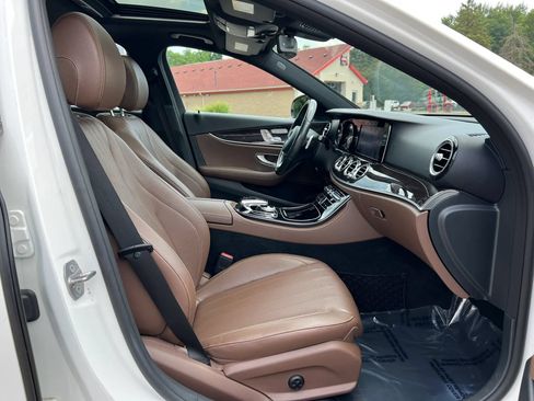 Used 2017 Mercedes-Benz E 300 4MATIC image 24