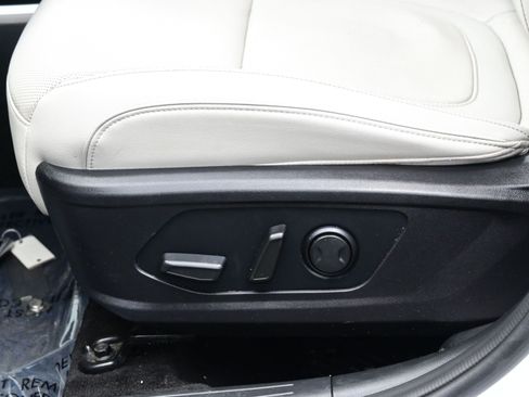 Certified 2022 Hyundai Tucson Limited FWD image 11