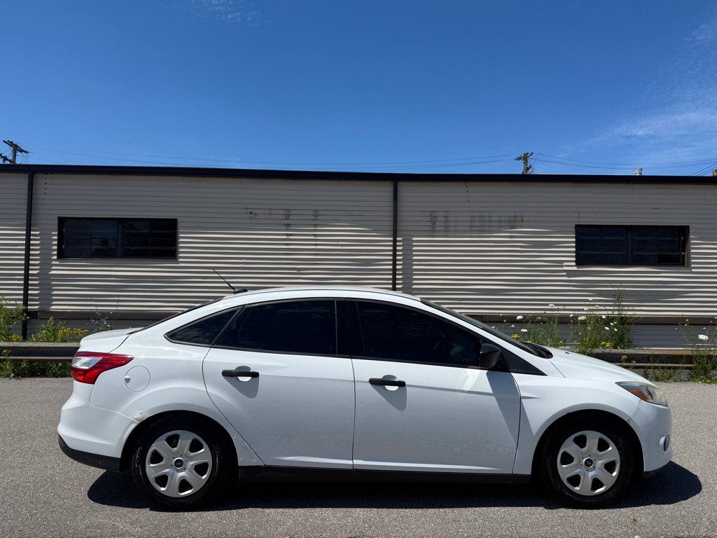 Used 2014 Ford Focus S FWD image 2