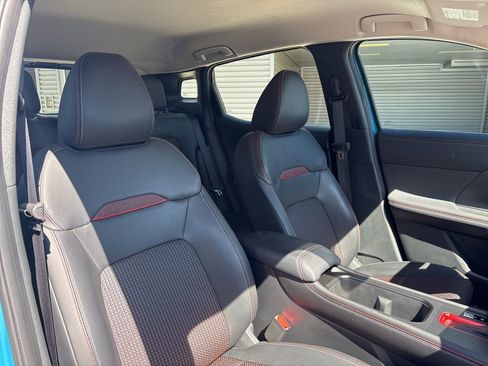 Used 2025 Nissan Kicks SR image 16