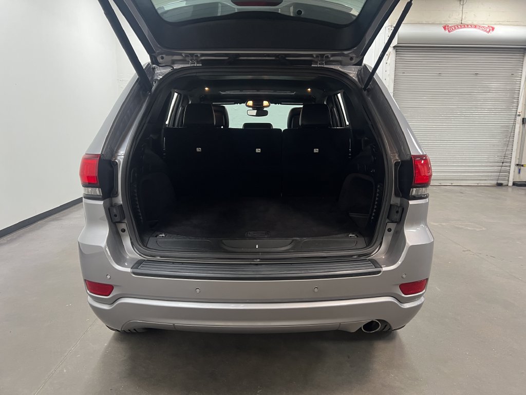Used 2018 Jeep Grand Cherokee Altitude AWD/4WD image 23