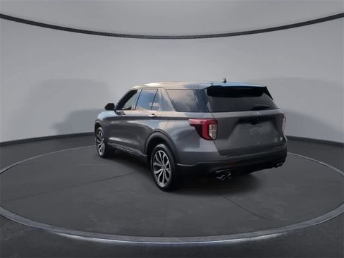 Used 2022 Ford Explorer ST image 7