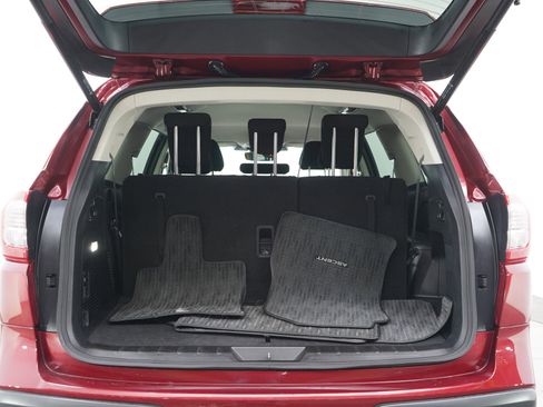 Used 2025 Subaru Ascent Premium AWD/4WD image 18