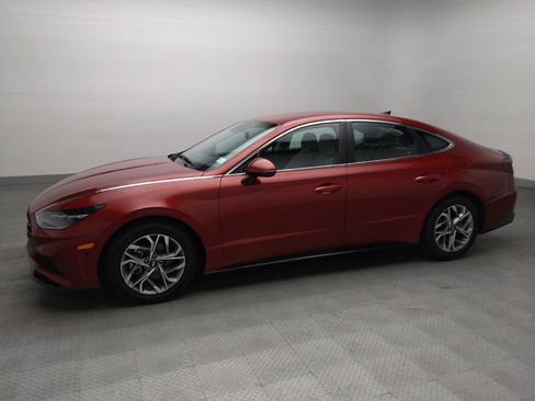 Used 2023 Hyundai Sonata SEL FWD image 2