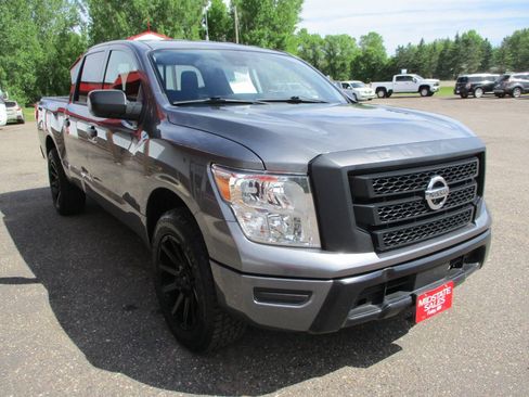 Used 2023 Nissan Titan S AWD/4WD image 12