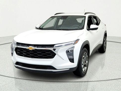 Used 2024 Chevrolet Trax LT FWD image 8