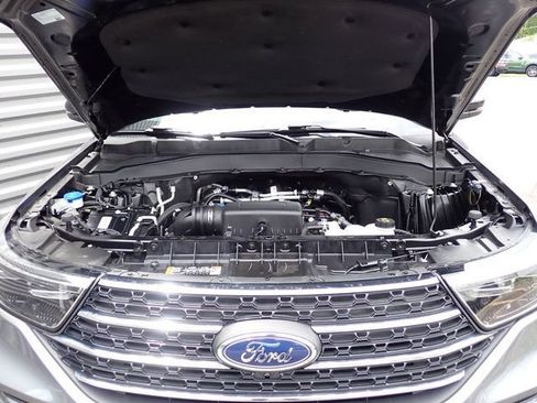 Used 2024 Ford Explorer XLT w/ Equipment Group 202A AWD/4WD image 16
