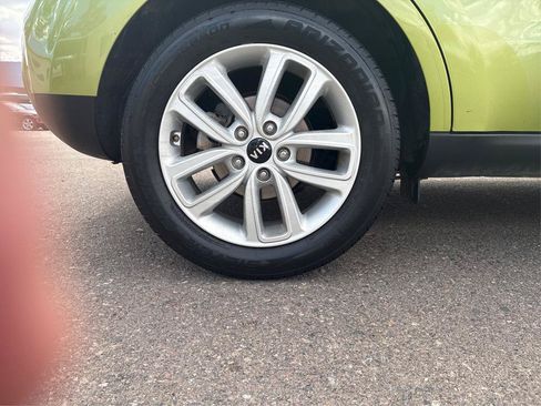 Used 2018 Kia Soul + FWD image 29