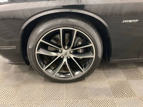 Used 2018 Dodge Challenger R/T w/ Performance Handling Group RWD image 16
