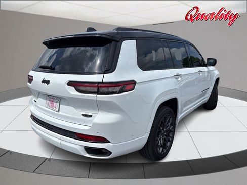 Used 2023 Jeep Grand Cherokee L Summit w/ High Altitude Package AWD/4WD image 3
