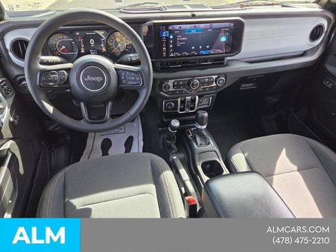 Used 2024 Jeep Gladiator Sport AWD/4WD image 13