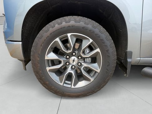 Used 2023 Chevrolet Silverado 1500 RST AWD/4WD image 14