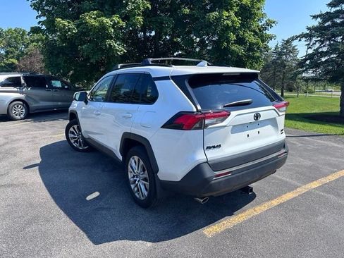 Used 2023 Toyota RAV4 XLE Premium AWD/4WD image 5