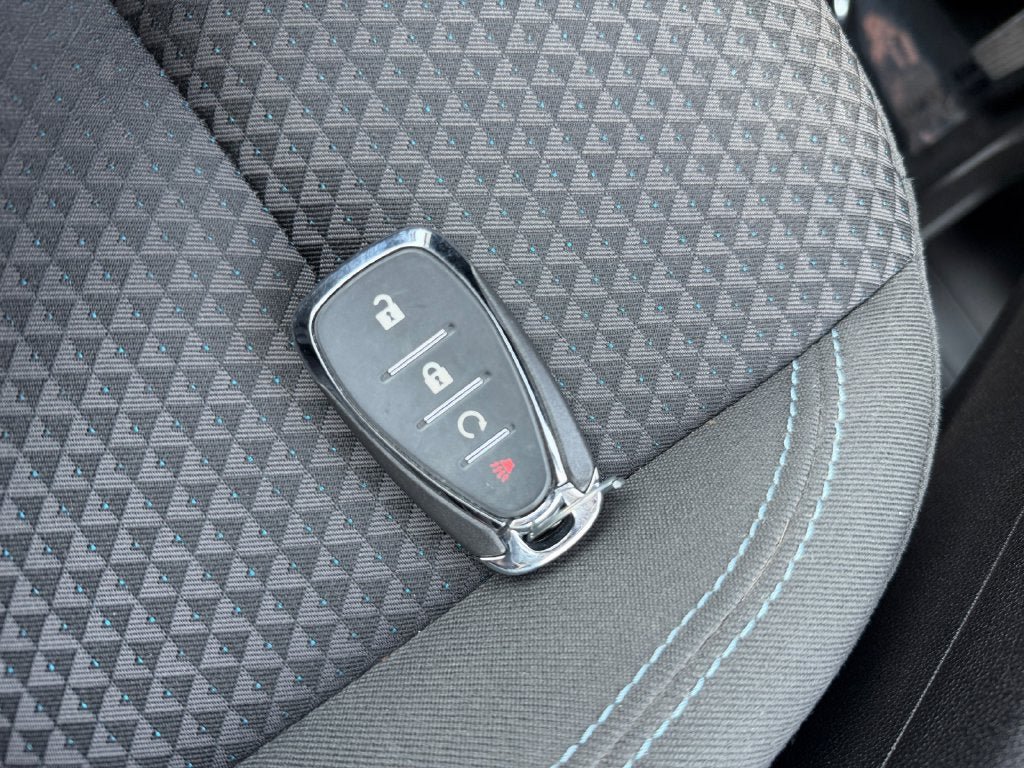 Used 2023 Chevrolet Bolt EUV LT FWD image 32