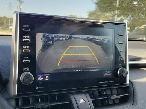 Used 2022 Toyota RAV4 XLE image 27