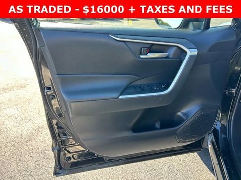 Used 2019 Toyota RAV4 XLE image 12