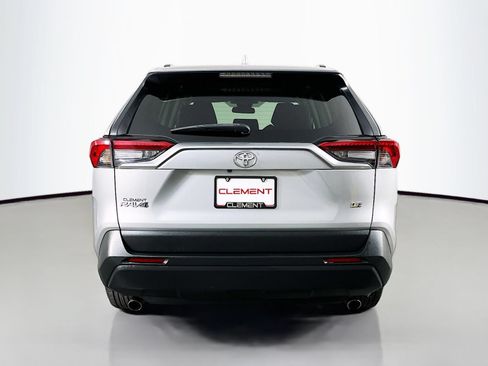 Used 2021 Toyota RAV4 LE FWD image 7