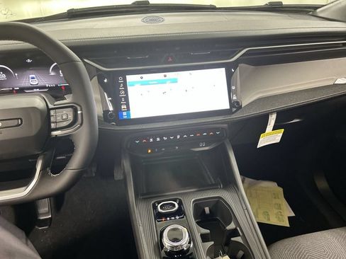 New 2026 Jeep Cherokee Laredo AWD/4WD image 19