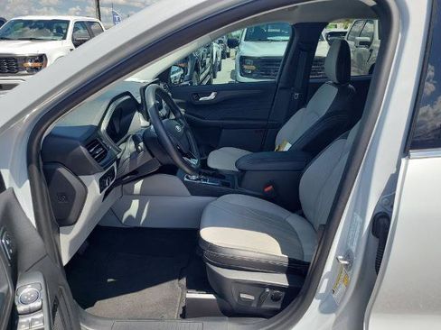 Certified 2025 Ford Escape SE w/ PHEV Premium Package FWD image 19