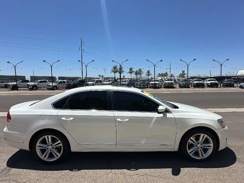 Used 2014 Volkswagen Passat TDI SEL Premium FWD image 6