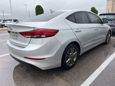 Used 2018 Hyundai Elantra Value Edition FWD image 3