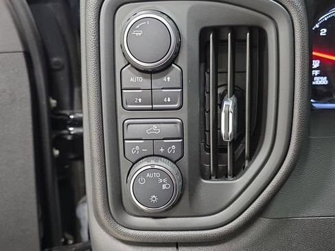 Used 2022 Chevrolet Silverado 1500 Custom Trail Boss image 24