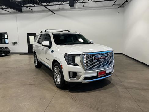 Used 2024 GMC Yukon Denali w/ Denali Reserve Package image 1