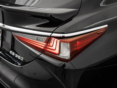 New 2025 Lexus ES 350 Ultra Luxury image 17