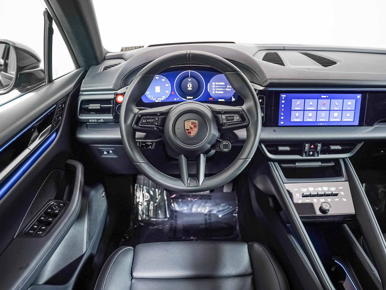 Certified 2025 Porsche Macan 4 Electric AWD/4WD image 16