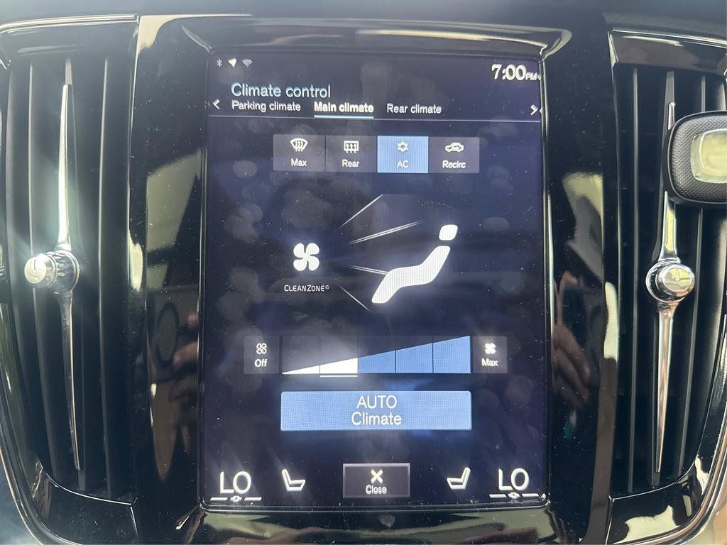 Used 2018 Volvo S90 T5 Momentum w/ Convenience Package FWD image 24