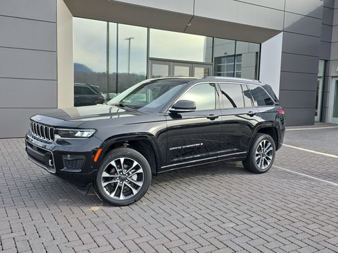 Used 2022 Jeep Grand Cherokee Overland image 1