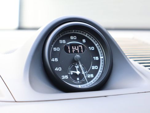 Certified 2023 Porsche Macan Turbo AWD/4WD image 22