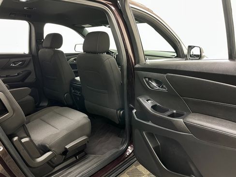 Certified 2022 Chevrolet Traverse LT image 41