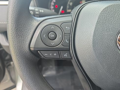 Used 2025 Toyota RAV4 XLE FWD image 18