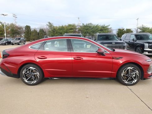 Used 2024 Hyundai Sonata SEL w/ Convenience Package image 3