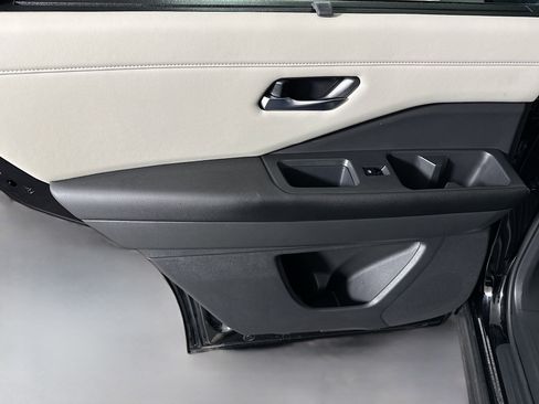 Used 2023 Nissan Pathfinder SL w/ SL Premium Package image 26