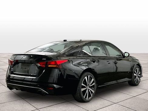 Used 2021 Nissan Altima 2.5 SR FWD image 11