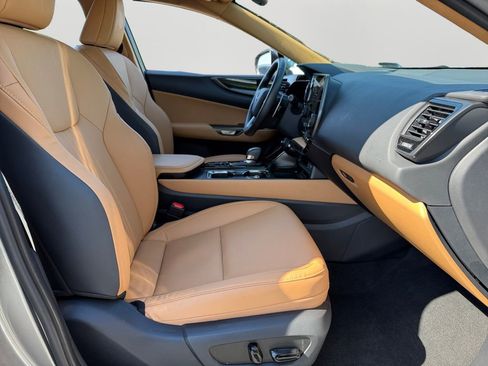 Used 2025 Lexus NX 250 FWD w/ Accessory Package (Z2) image 8
