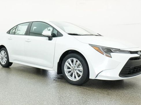 New 2026 Toyota Corolla LE w/ LE Premium Package FWD image 32