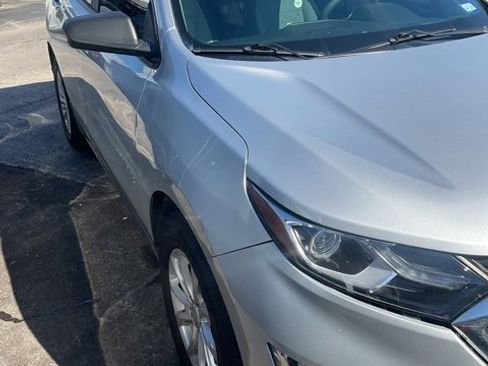 Used 2021 Chevrolet Equinox LS w/ LS Convenience Package image 1