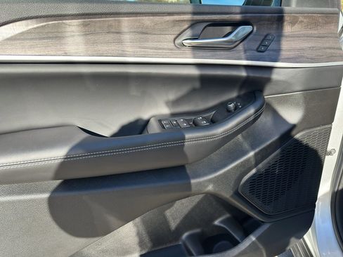 New 2025 Jeep Grand Cherokee Limited image 11