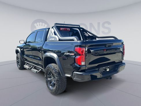 Used 2025 Chevrolet Colorado ZR2 w/ Midnight Edition AWD/4WD image 14