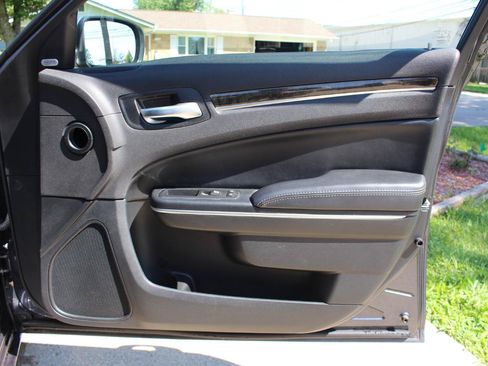 Used 2016 Chrysler 300 C AWD/4WD image 41