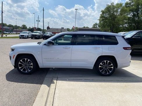 Used 2023 Jeep Grand Cherokee L Overland w/ Luxury Tech Group IV AWD/4WD image 12