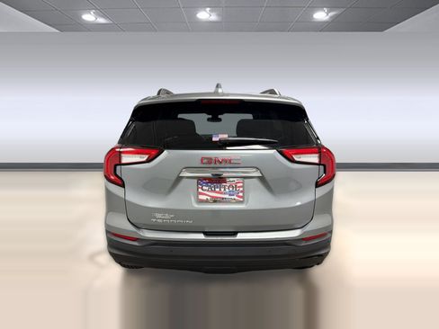 Used 2023 GMC Terrain SLE w/ Driver Convenience Package FWD image 9