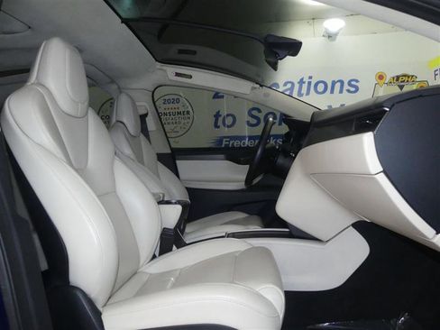 Used 2018 Tesla Model X 100D AWD/4WD image 8