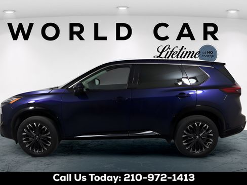 Used 2025 Nissan Rogue Platinum w/ Platinum Premium Package FWD image 4