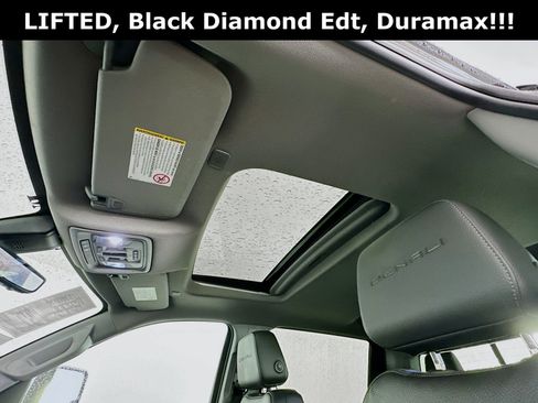 Used 2023 GMC Sierra 3500 Denali w/ Denali Black Diamond Edition image 25