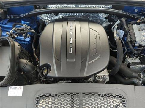 Used 2020 Porsche Macan AWD/4WD image 23