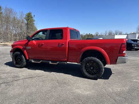 Used 2019 RAM 1500 Classic SLT AWD/4WD image 6